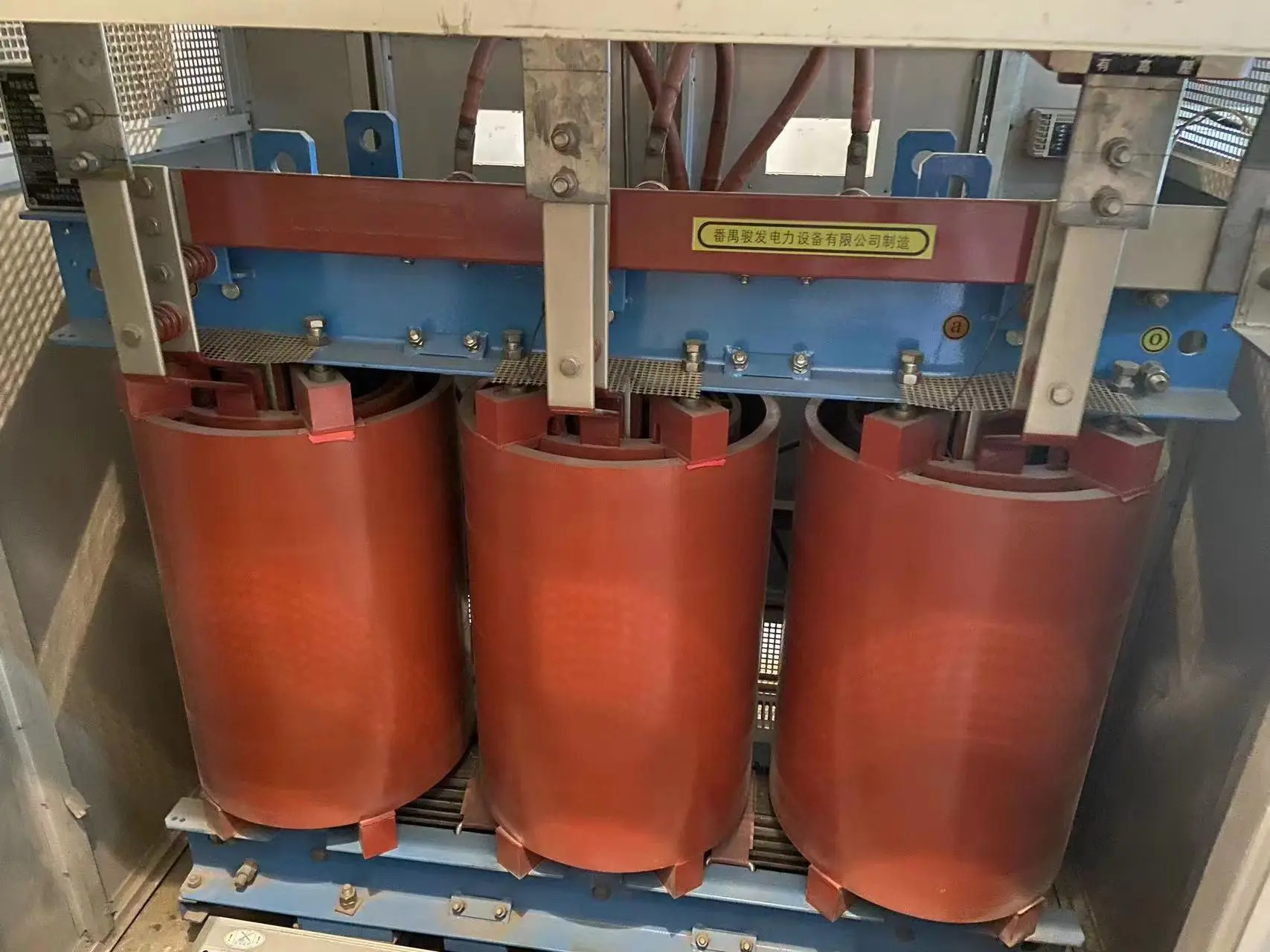 舊變壓器回收就選深圳市鑫進(jìn)發(fā)再生資源回收有限公司，專業(yè)回收多類變壓器，價(jià)格合理服務(wù)優(yōu)